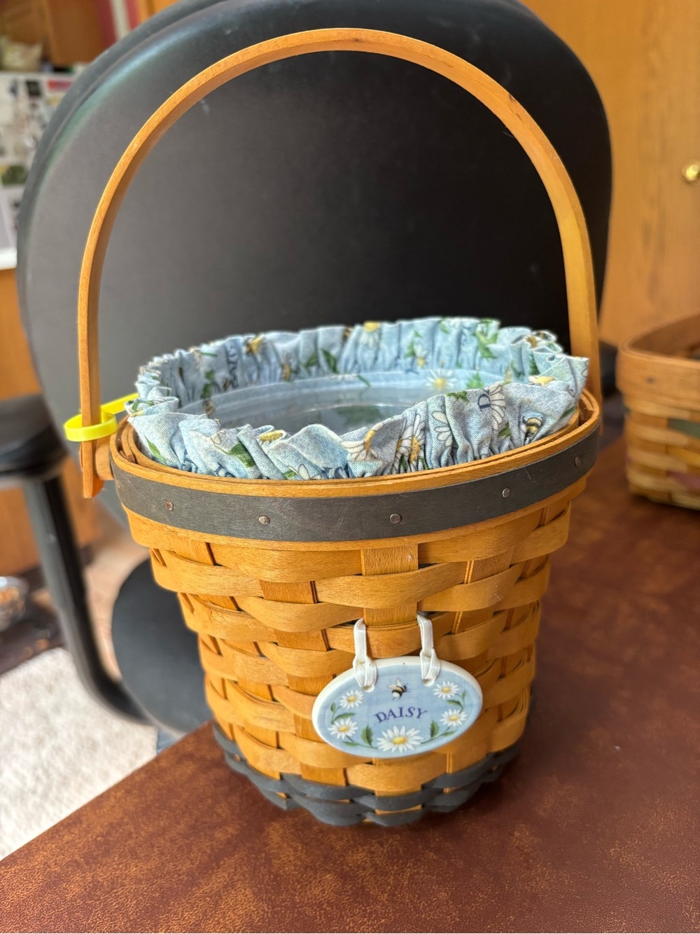 Longaberger 1999 May Series Daisy basket,liner,protector & tie on